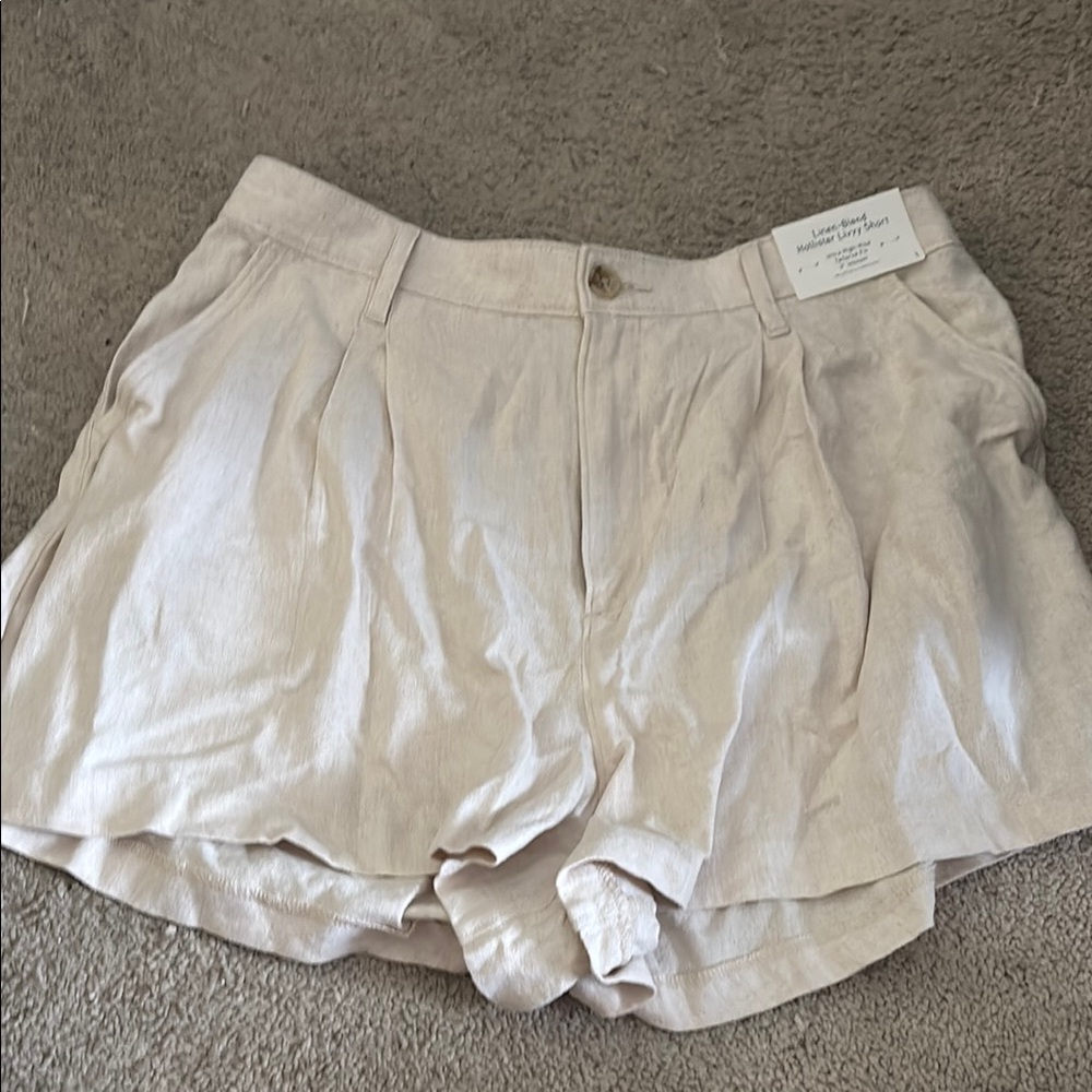 Hollister Cream High Waist Shorts with Flowy Design 016